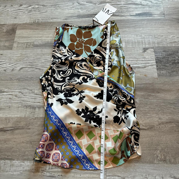 blouses - Picture 4 of 8